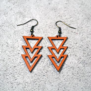 Boucles D'Oreilles Soju Triangle - Création Artisanale - Argenté Et Résine - Occasion