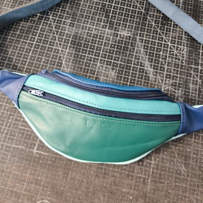 Mini Banane en cuir – Image 8